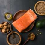 Omega-3 yağ asitleri, vücutta sınırlı ölçüde üretilebilen ve çoğunlukla dış kaynaklardan alınması gereken önemli besin öğelerindendir.